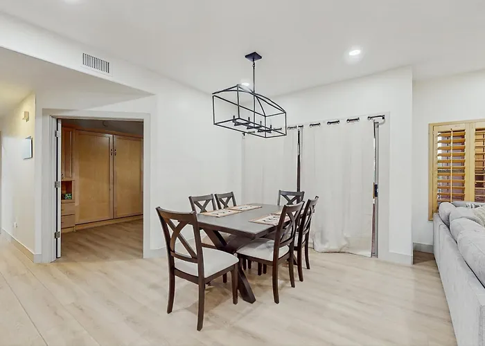 Balcony & Pool Access! Extended In Ferienhaus Scottsdale