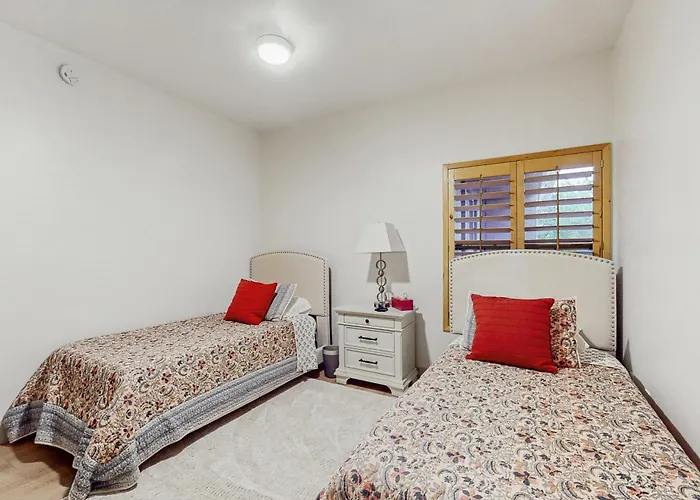 Ferienhaus Balcony & Pool Access! Extended In *
